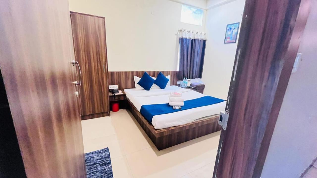 Hotel Ashoka Palace Ujjain Ngoại thất bức ảnh