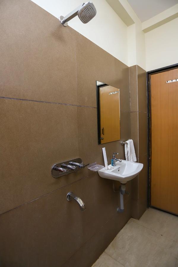 Hotel Ashoka Palace Ujjain Ngoại thất bức ảnh